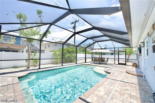240 Fairweather LN, Fort Myers Beach, FL 33931