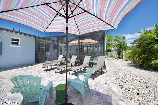 240 Fairweather LN, Fort Myers Beach, FL 33931