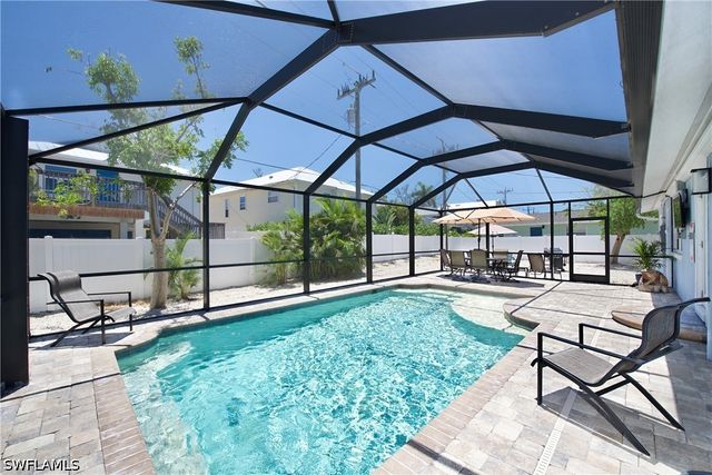 240 Fairweather LN, Fort Myers Beach, FL 33931