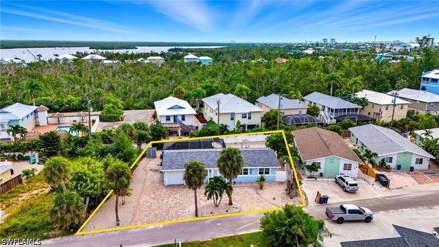240 Fairweather LN, Fort Myers Beach, FL 33931
