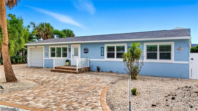 240 Fairweather LN, Fort Myers Beach, FL 33931