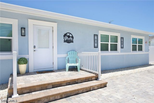 240 Fairweather LN, Fort Myers Beach, FL 33931