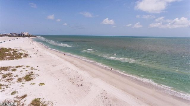 240 Fairweather LN, Fort Myers Beach, FL 33931