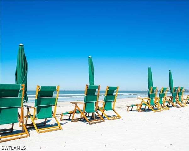 240 Fairweather LN, Fort Myers Beach, FL 33931