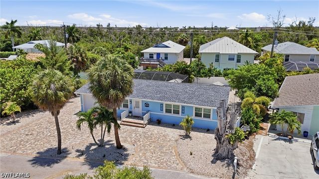 240 Fairweather LN, Fort Myers Beach, FL 33931