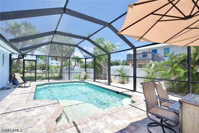240 Fairweather LN, Fort Myers Beach, FL 33931