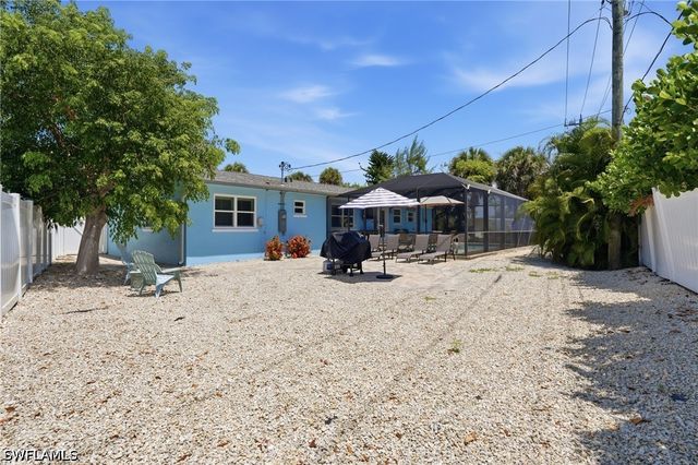 240 Fairweather LN, Fort Myers Beach, FL 33931
