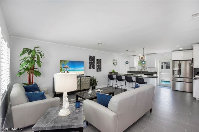 240 Fairweather LN, Fort Myers Beach, FL 33931