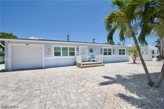 240 Fairweather LN, Fort Myers Beach, FL 33931