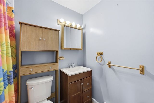 201 Batchelor St, Granby, MA 01033