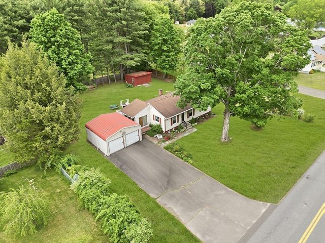 201 Batchelor St, Granby, MA 01033