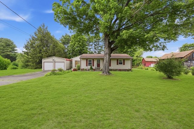 201 Batchelor St, Granby, MA 01033