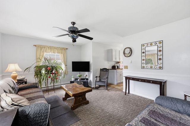 201 Batchelor St, Granby, MA 01033