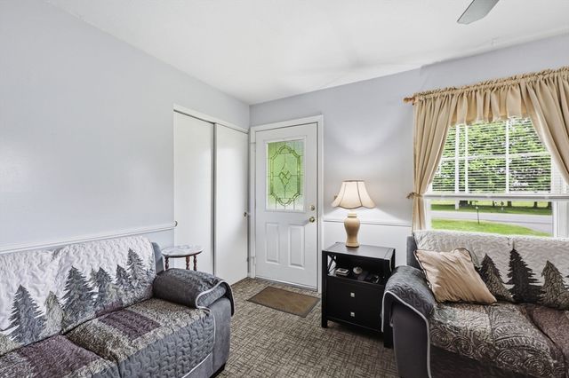 201 Batchelor St, Granby, MA 01033
