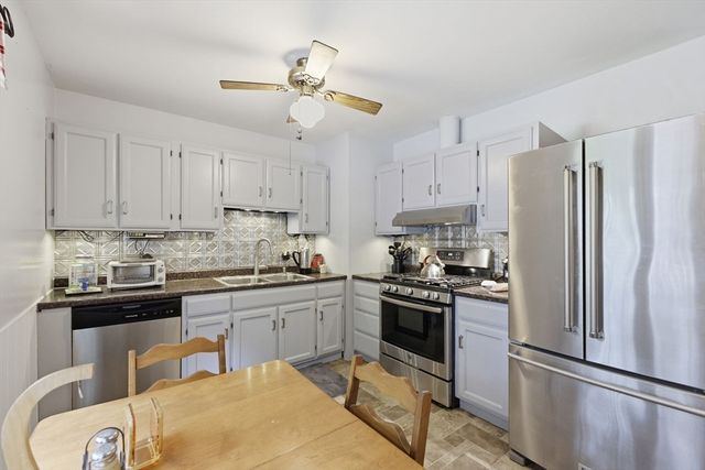201 Batchelor St, Granby, MA 01033
