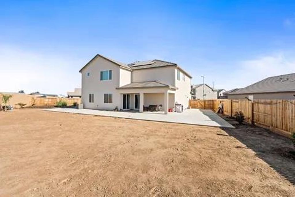 Image 33 of property listing at 2027 N Bliss Avenue, Fresno, CA 93727