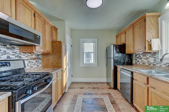 2747 Iowa Street, Omaha, NE 68112