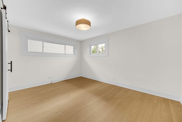 7135 N OZARK Avenue, Chicago, IL 60631