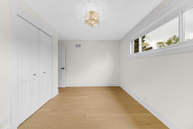 7135 N OZARK Avenue, Chicago, IL 60631