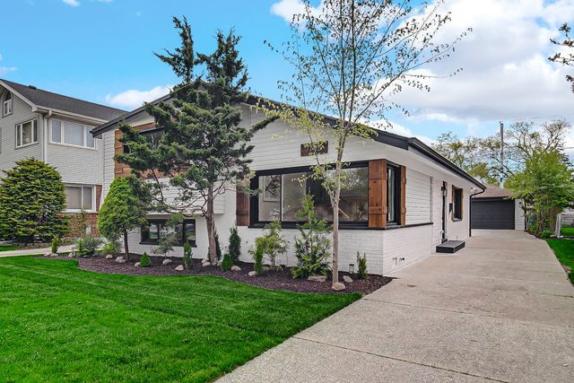 7135 N OZARK Avenue, Chicago, IL 60631