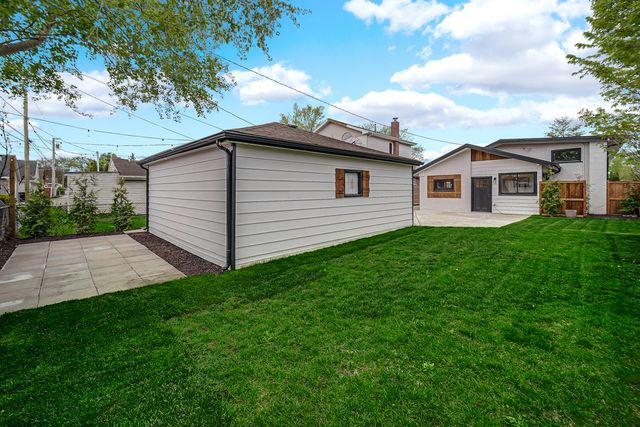 7135 N OZARK Avenue, Chicago, IL 60631