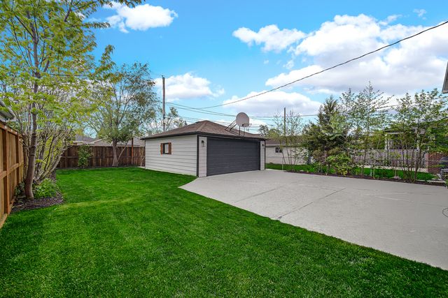 7135 N OZARK Avenue, Chicago, IL 60631