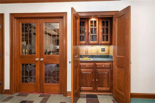 879 N 200 Road, Baldwin City, KS 66006