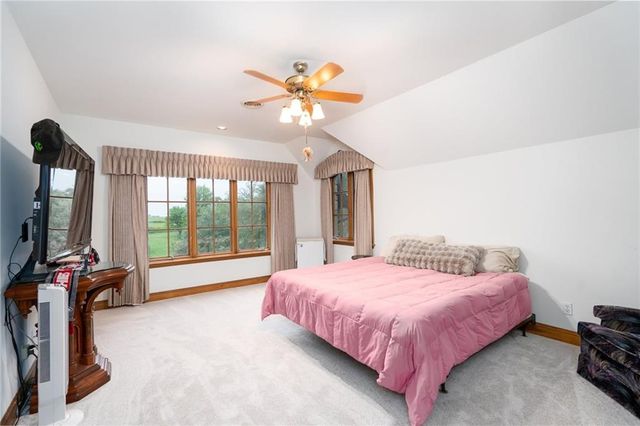 879 N 200 Road, Baldwin City, KS 66006