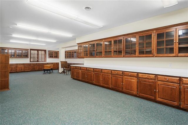 879 N 200 Road, Baldwin City, KS 66006