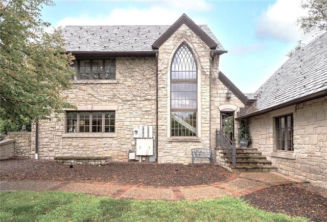 879 N 200 Road, Baldwin City, KS 66006