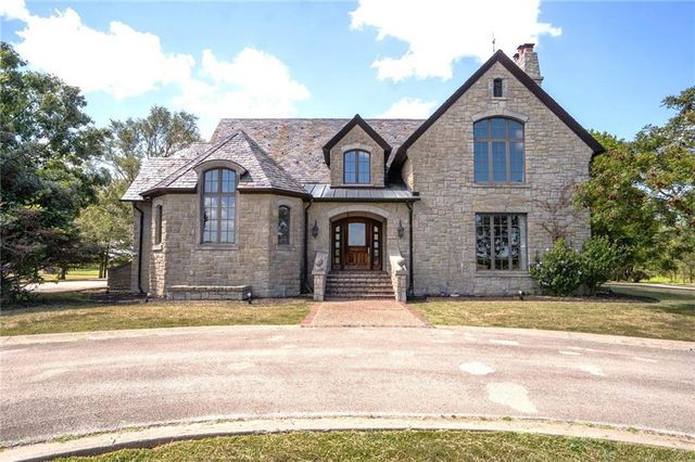 879 N 200 Road, Baldwin City, KS 66006