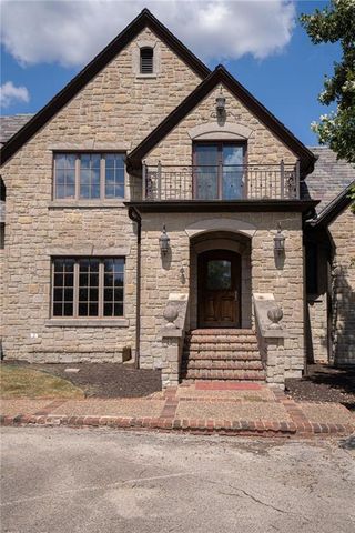 879 N 200 Road, Baldwin City, KS 66006