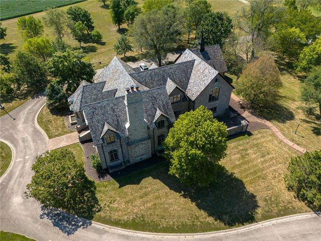 879 N 200 Road, Baldwin City, KS 66006