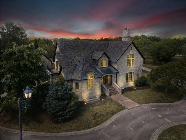 879 N 200 Road, Baldwin City, KS 66006