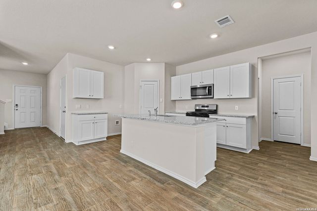 213 Scott Square, San Antonio, TX 78245