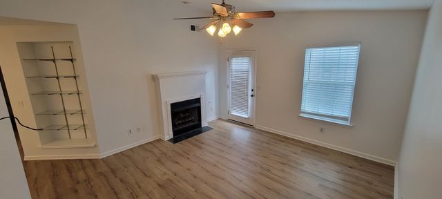 176 Brooke Castle Dr, Hermitage, TN 37076