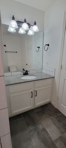 176 Brooke Castle Dr, Hermitage, TN 37076