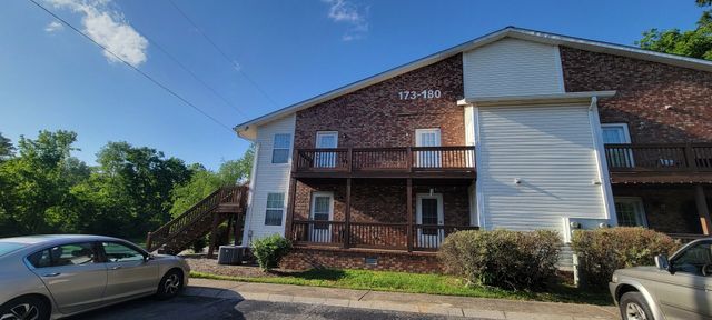 176 Brooke Castle Dr, Hermitage, TN 37076