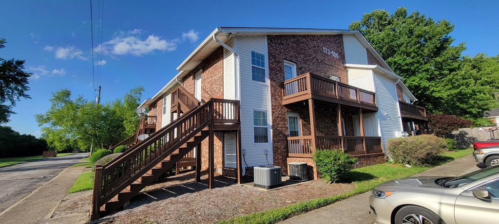 176 Brooke Castle Dr, Hermitage, TN 37076