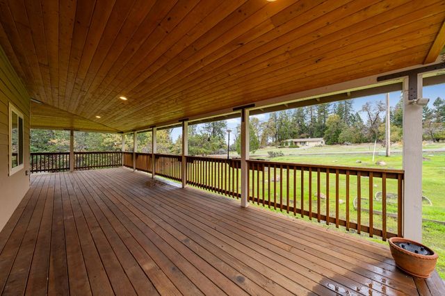 2740 Mace Rd, Camino, CA 95709