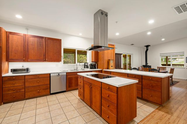 2740 Mace Rd, Camino, CA 95709