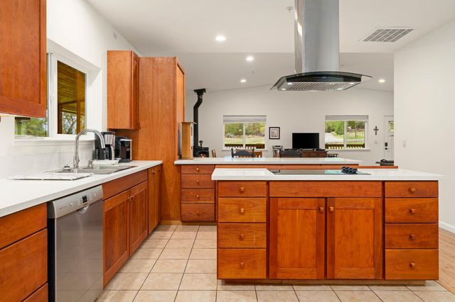 2740 Mace Rd, Camino, CA 95709