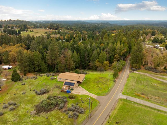 2740 Mace Rd, Camino, CA 95709