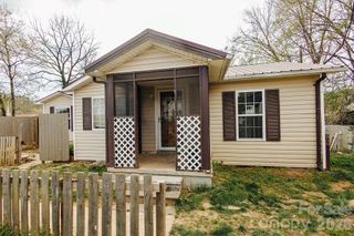69 W Crawford Street, Old Fort, NC 28762