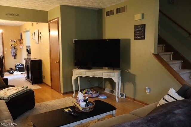 7744 Brookwood Drive NE, Warren, OH 44484