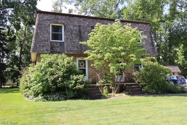 7744 Brookwood Drive NE, Warren, OH 44484