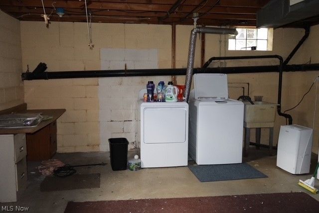 7744 Brookwood Drive NE, Warren, OH 44484