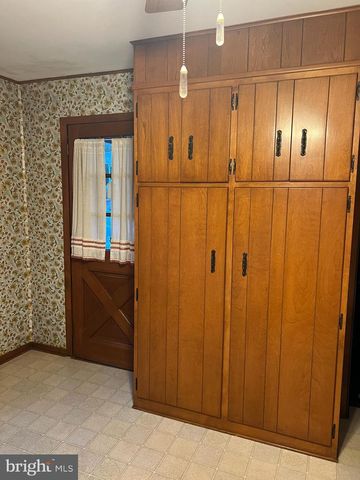 210 E BROAD ST, Williamstown, PA 17098