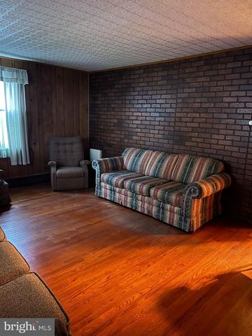 210 E BROAD ST, Williamstown, PA 17098