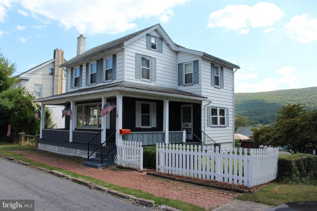 210 E BROAD ST, Williamstown, PA 17098